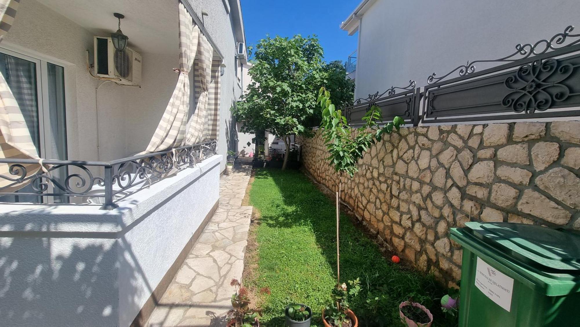 Apartmani Mina Бар Экстерьер фото